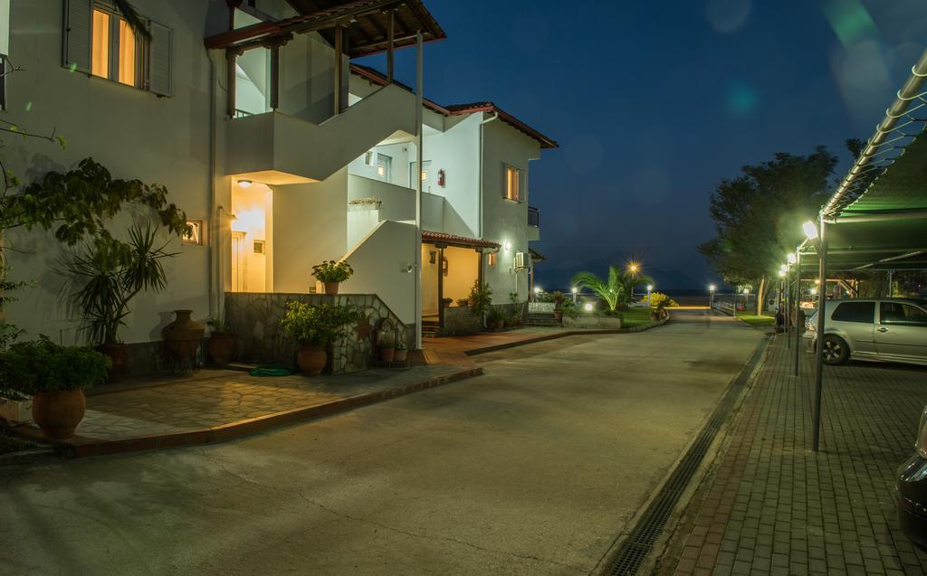 Linaraki Studios & Apartments Sikia Halkidiki ภายนอก รูปภาพ